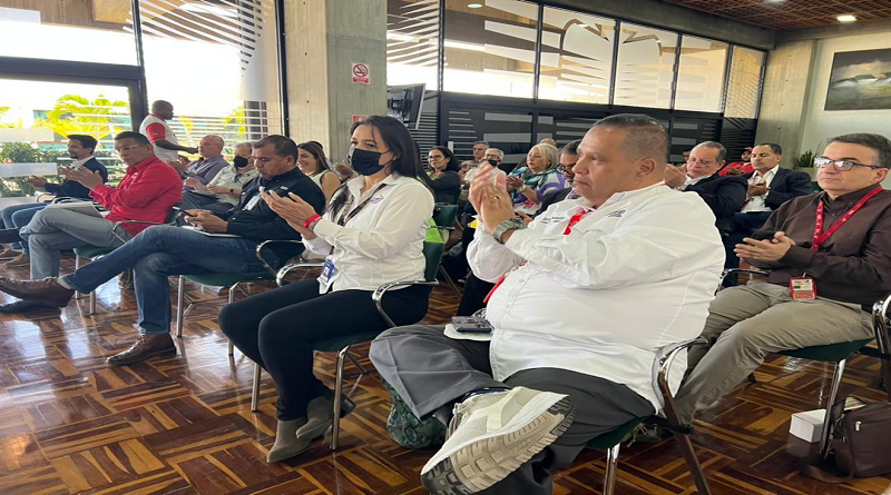 Debaten artículos en ley de trabajadores del sector aéreo para garantizar protección
