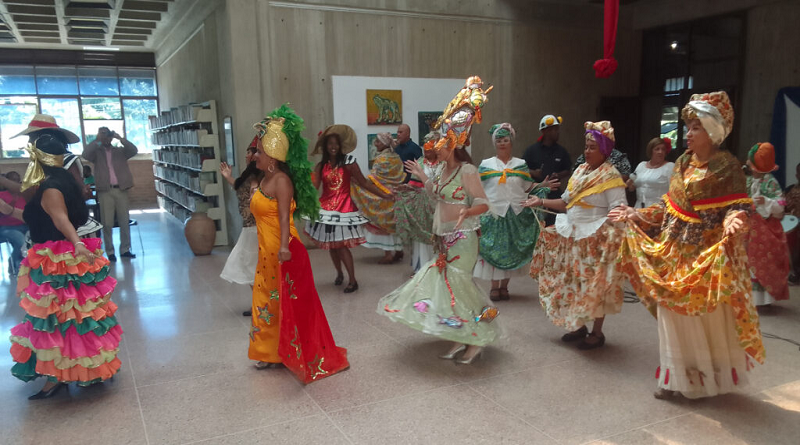 Desarrollan conversatorio sobre evolución del Carnaval en Yaracuy