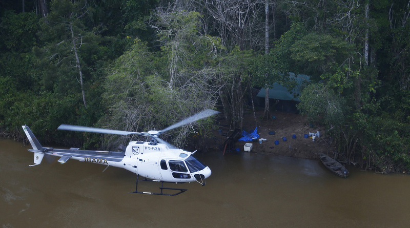 Policía de Brasil inicia operación contra banda que vende oro en tierras indígenas