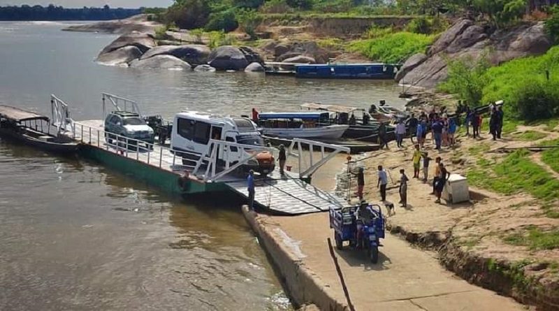 La gabarra Chejeru recorre los ríos de Amazonas después de 10 años inactiva