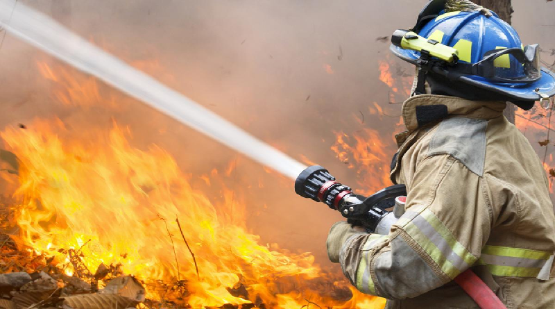 Incendio en India deja 14 fallecidos