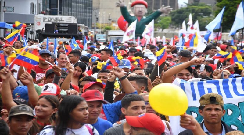 Jóvenes se concentran con motivo de los 209 años de la Batalla de La Victoria y Día de la Juventud