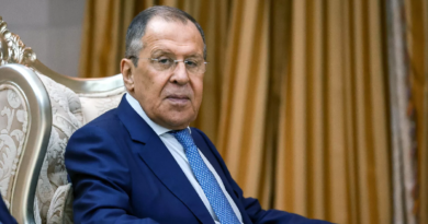 Canciller Lavrov critica afán de occidente por destruir a Rusia