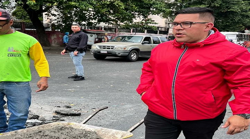 Supervisan trabajos de rehabilitación en avenida Intercomunal del Valle