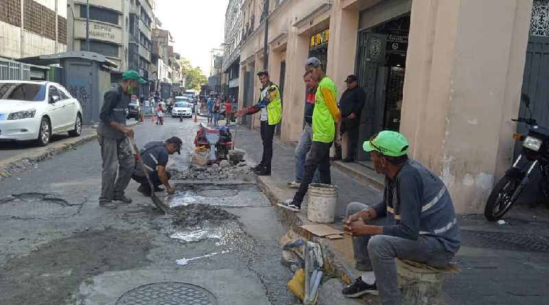Realizan nivelación del cuerpo de rejas en la parroquia Catedral de Caracas