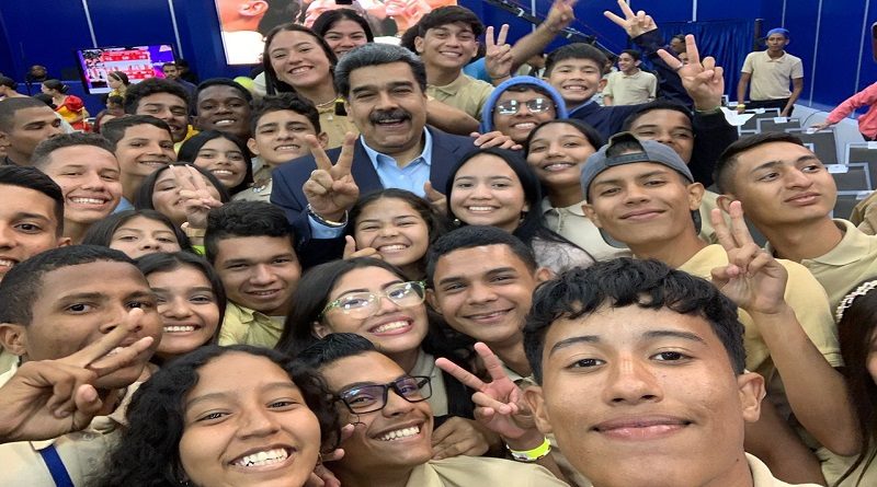 Jefe de Estado: «Juventud de Venezuela debe ser un semillero científico con valores patrióticos»