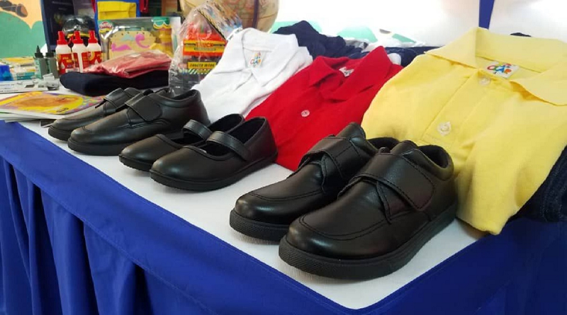Niños y Niñas de Bolívar reciben dotación de uniformes escolares