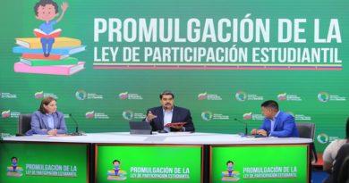Presidente Maduro lidera acto de promulgación de la Ley de Participación Estudiantil