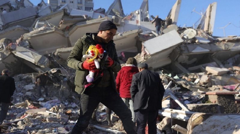 Ascienden a más de 20 mil los fallecidos tras terremoto en Türkiye﻿
