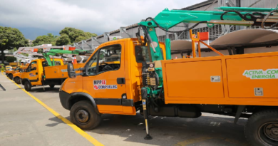 Entregan vehículos y repuestos en el estado Carabobo para fortalecimiento del SEN