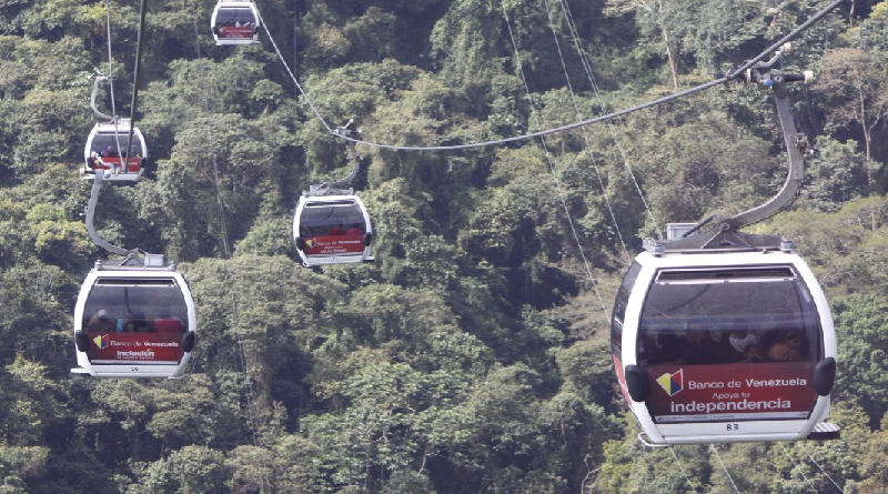 Carqueños disfrutan del Teleférico Warairarepano en Carnavales 2023