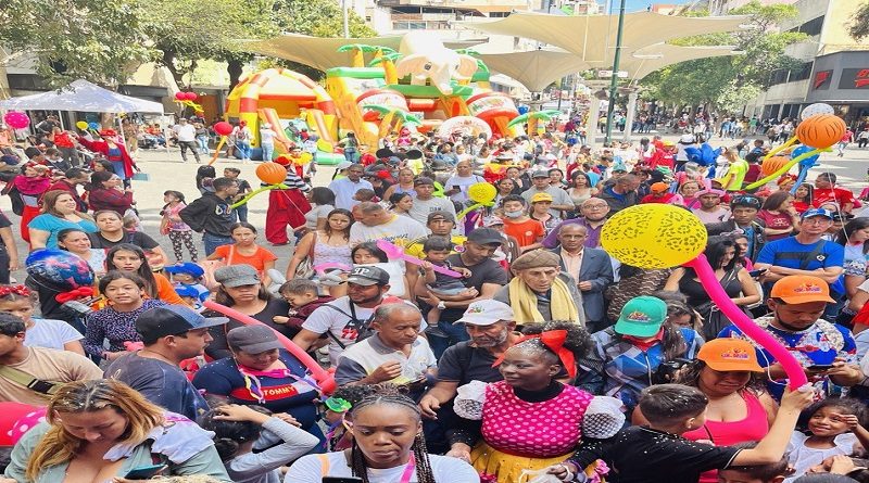 Sábado de alegría | Caraqueños disfrutan sus espacios públicos en Carnavales 2023