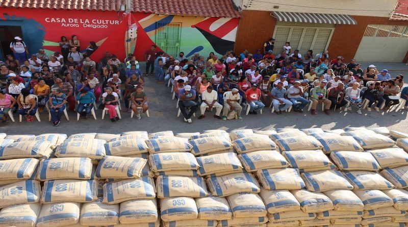 Más de 240 familias favorecidas con entrega de cemento en Las Tejerías, Aragua