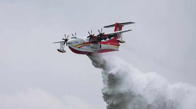 China pone a prueba cuatro prototipos de aviones anfibios AG600M