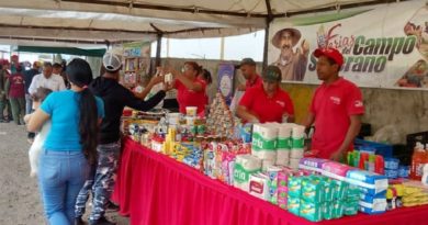 Feria del Campo Soberano atendió a familias del Urbanismo Felipe Acosta Carles de Caracas