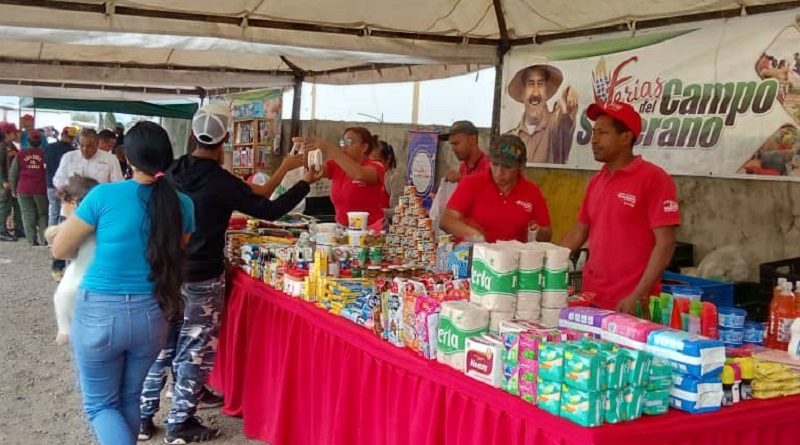 Feria del Campo Soberano atendió a familias del Urbanismo Felipe Acosta Carles de Caracas