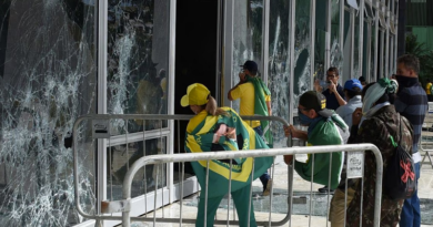 Juez brasileño libera a más de 100 presos incursos en ataques golpistas de Brasilia
