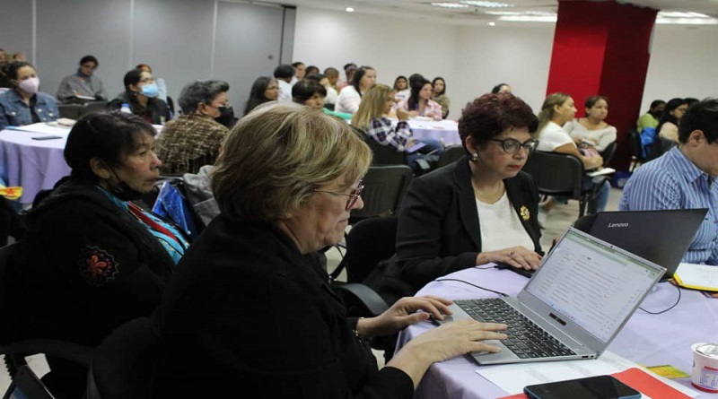 They hold a preparatory meeting on science and technology from a gender perspective