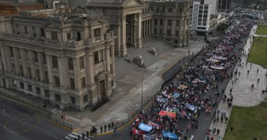 Perú decreta toque de queda en Puno y Estado de Emergencia en varias regiones
