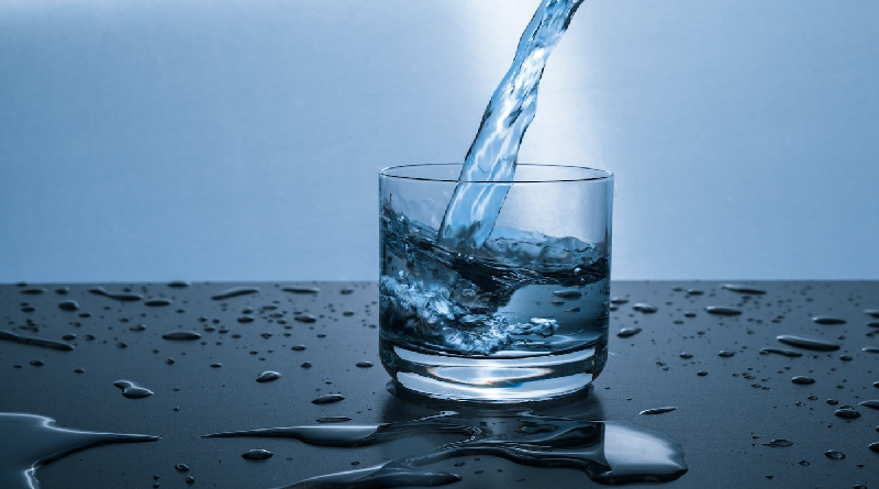 Esto es lo que debe saber sobre beber agua en ayunas