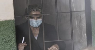 Bolivianos reciben con satisfacción ampliación de arresto de Áñez