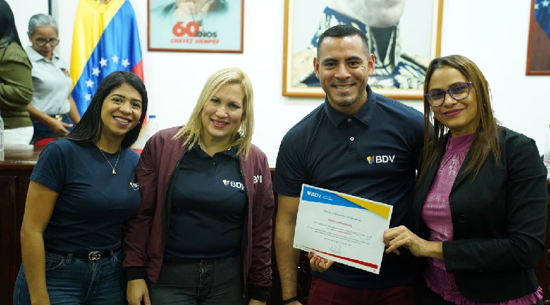 Emprendedores del estado Apure reciben créditos para impulsar la economía nacional