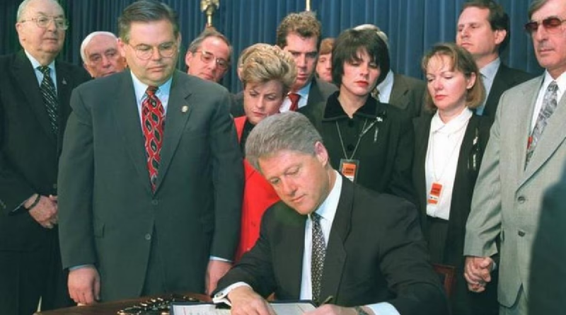 Se cumplen 27 años de la firma de la Ley "Helms Burton" que atenta contra Cuba