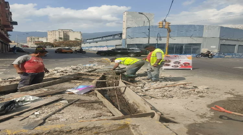 Construyen brocales en parroquia Danta Rosalía de Caracas