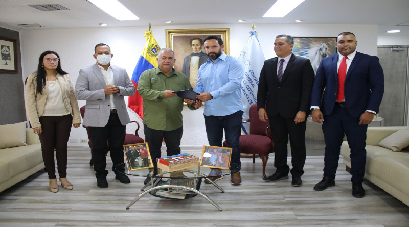 Municipio Jáuregui del Táchira entrega Informe de Trabajo al contralor general de la República