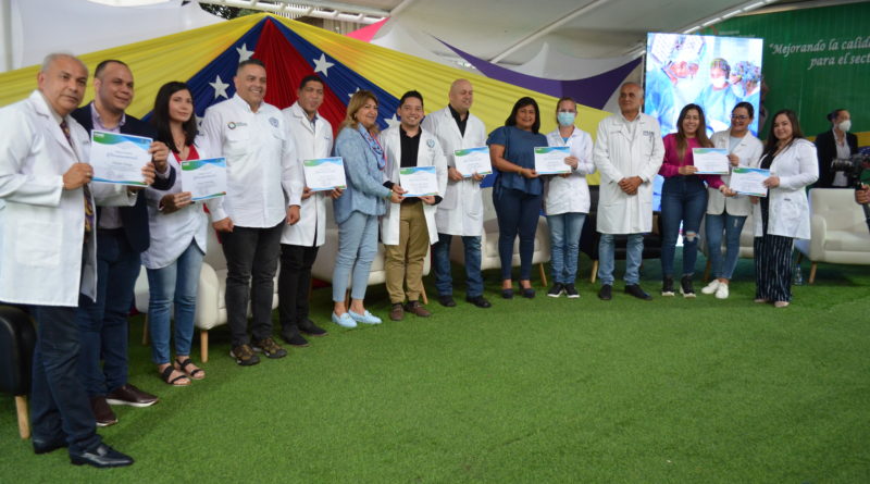 Reconocen labor de los médicos de Ipasme por su trayectoria y desempeño profesional