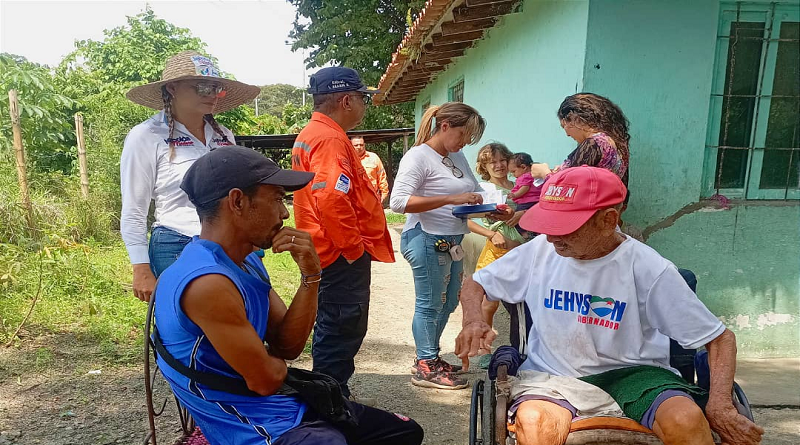 En Mérida atienden familias vulnerables en Playa Grande