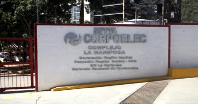 Entregan 30 mil luminarias y más de 400 transformadores para atender casos del 1x10 del Buen Gobierno