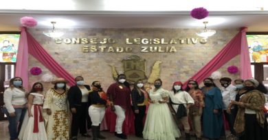 Jóvenes escenifican historia de heroínas de la patria en el estado Zulia