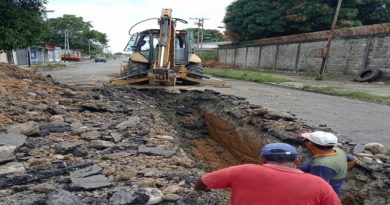 Sustituyen 44 metros de tubería de agua servida en parroquia Cecilio Acosta del Zulia