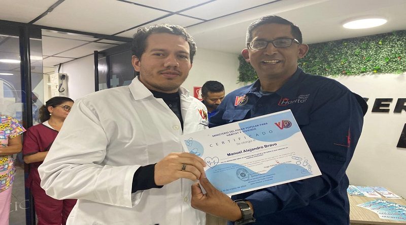 Ministro Ildemaro Villaroel reconoció labor de los médicos y médicas en su día