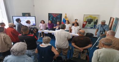 Centro de Estudios Simón Bolívar rindió homenaje a las mujeres en su Día