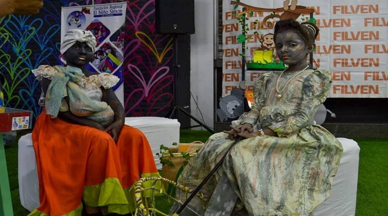 Feria del Libro Capítulo La Guaira “ha sido muy colorida” asegura viceministro Raul Cazal
