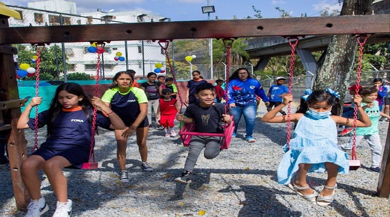 Reinauguran cancha deportiva en la UD 2 de Caricuao