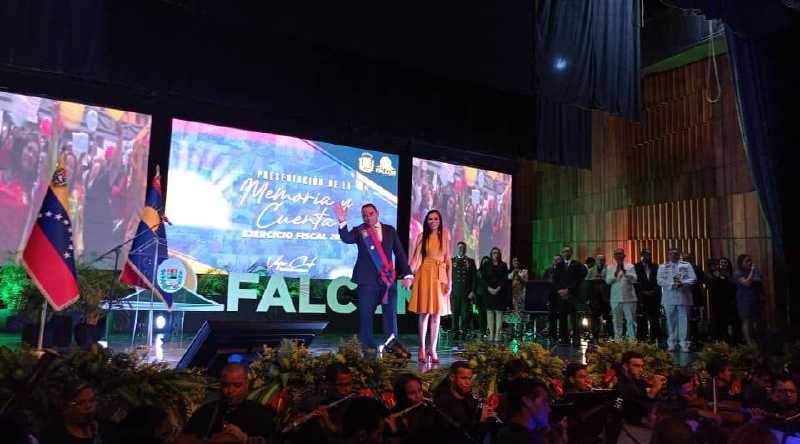 Gobernador de Falcón entrega memoria y cuenta de su gestión