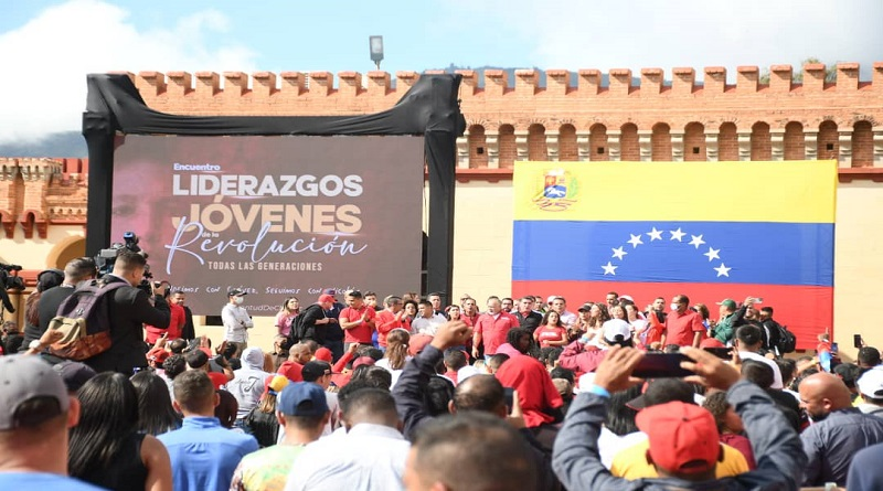 Comandante Chávez definió a la juventud venezolana que sueña como una "Generación de Oro"