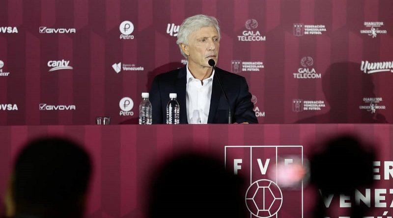 Posible renuncia de Pékerman dejaría sin dirección técnica a selección de fútbol de Venezuela
