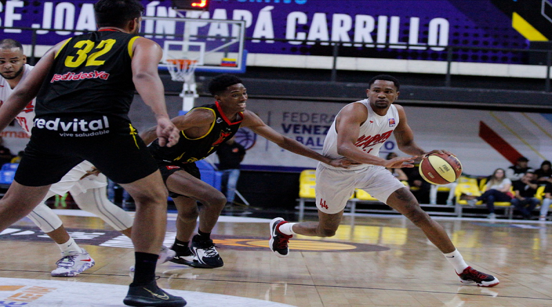 Cocodrilos mantiene su invicto tras derrotar a Diablos