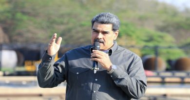 Jefe de Estado exhorta a trabajadores públicos a llevar en alto la moral bolivariana