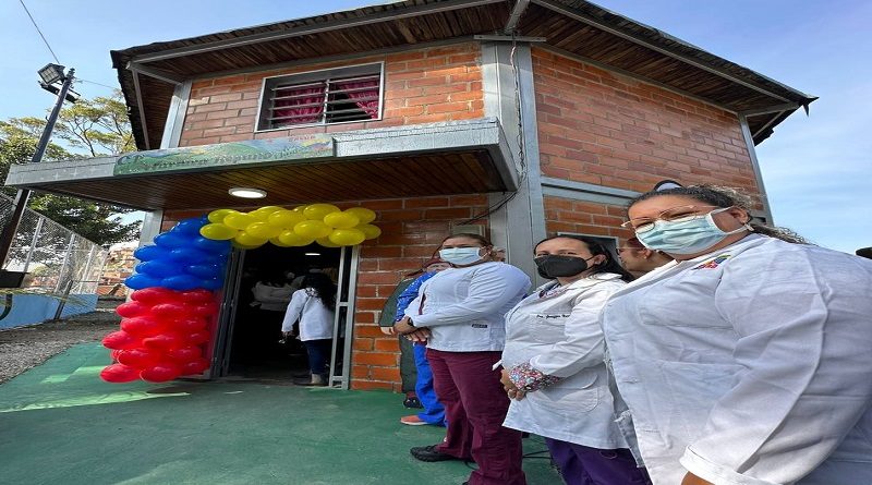 Reinauguran consultorio popular Waraira Repano en La Silsa