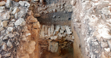 Arqueólogos mexicanos descubren cámara funeraria maya en el sur de Chiapas