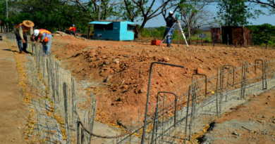 Inspeccionan trabajos de construcción de la redoma Manuel Ríos en el estado Guárico