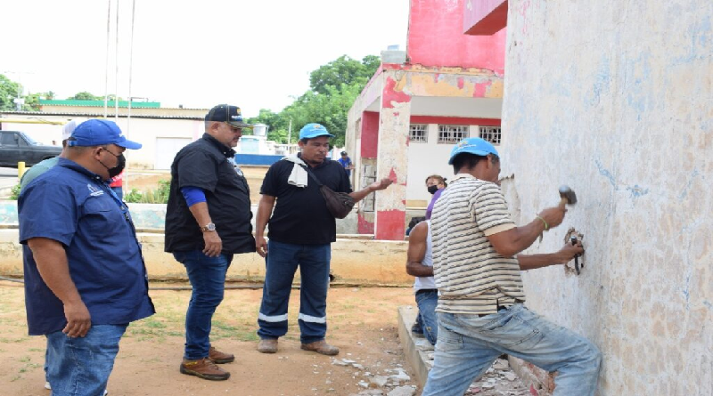 Entregan materiales para rehabilitar ambulatorio de Mare Abajo en La Guaira