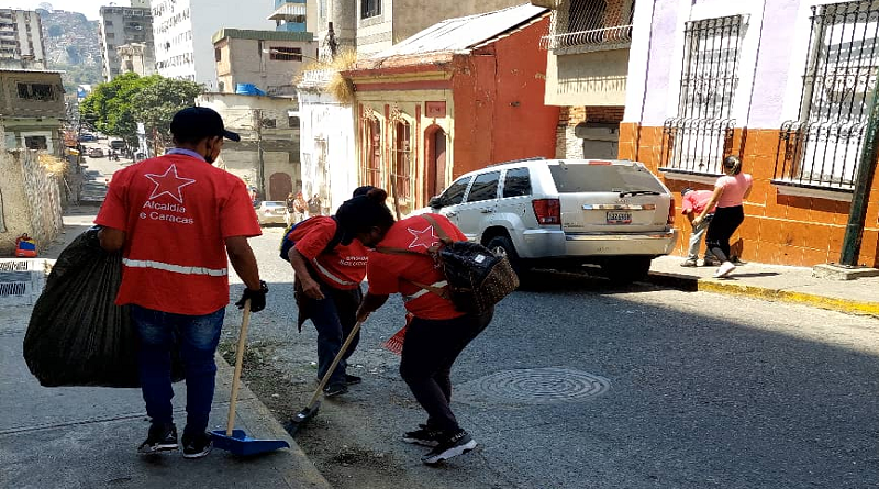 Activan Brigadas de Soluciones en parroquia Santa Teresa para optimizar sus calles