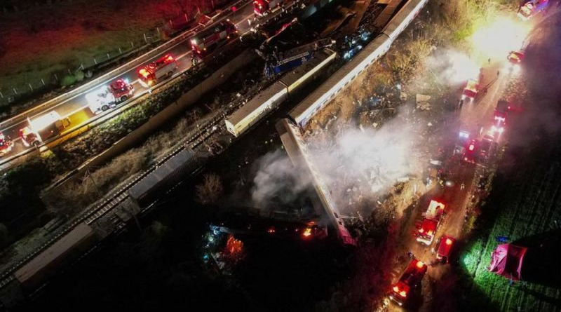 Asciende a 57 cifra de fallecidos por choque de trenes en Grecia