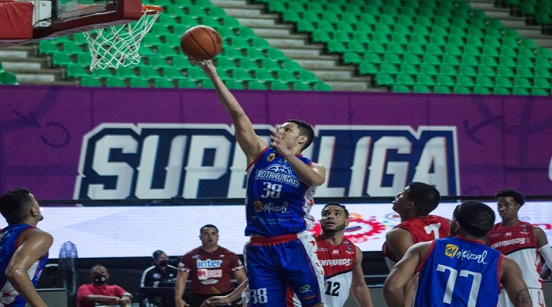 Trotamundos inicia con buen pie la defensa del título tras derrotar 74-70 a Centauros